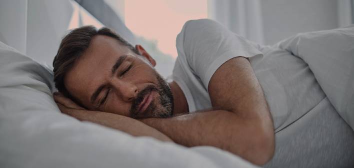 AL_sleeping_man_50_996091084_708x337-1