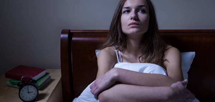 AL_526393059_kvinne-våken-om-natten